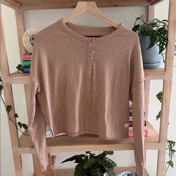 Vuori Women's Brown Long Sleeve Henley Top - Picture 3 of 7